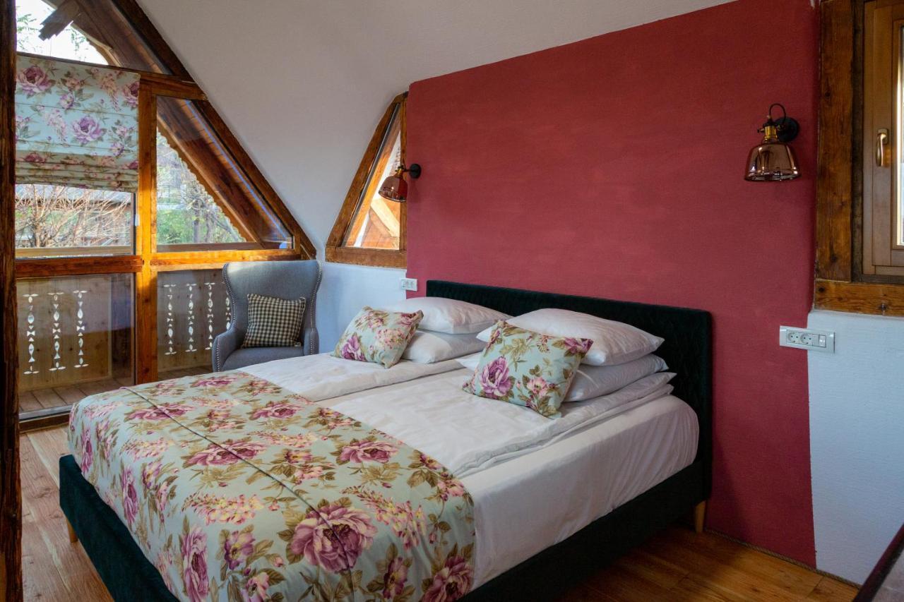 Casele Cu Stuf B&B Haus Ulrike Salicea Exterior photo