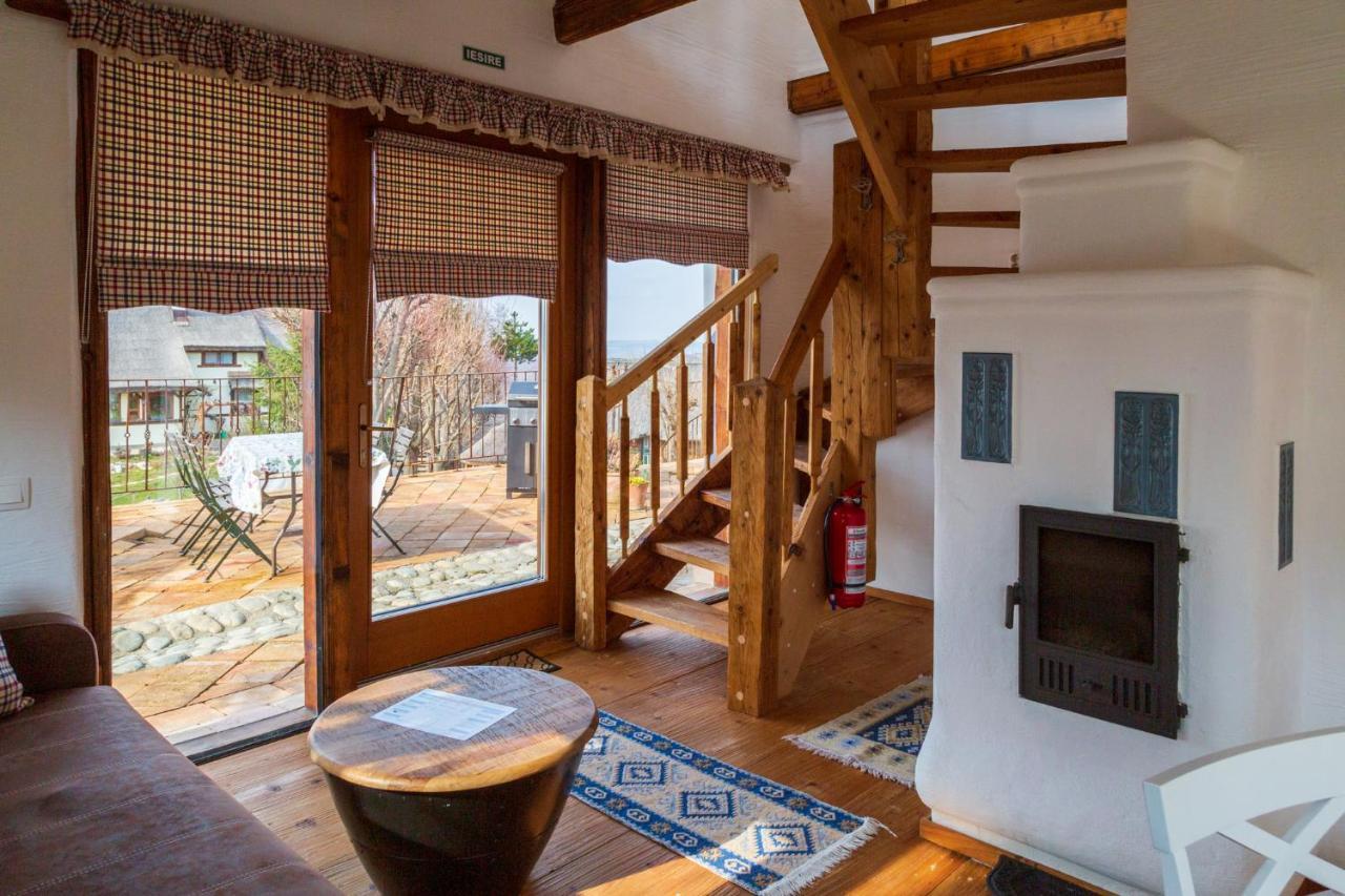 Casele Cu Stuf B&B Haus Ulrike Salicea Exterior photo